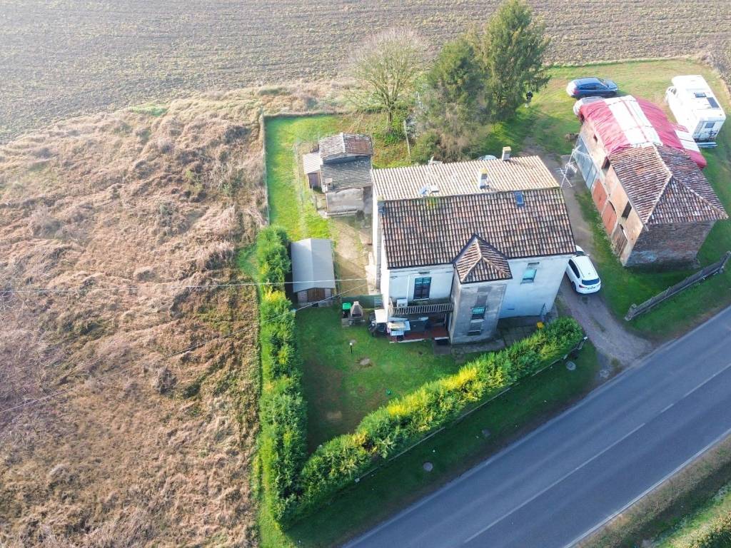 Villa a Cento in Via Correggio, 95 - Foto 2