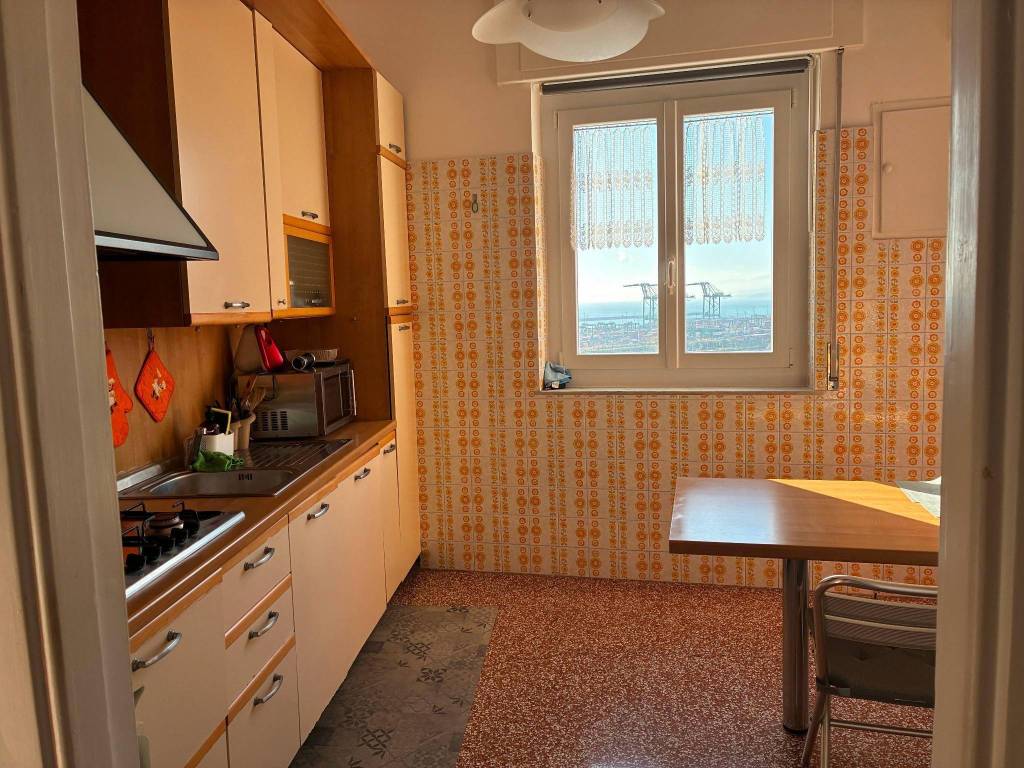 Appartamento a Genova in Via Scarpanto - Foto 2