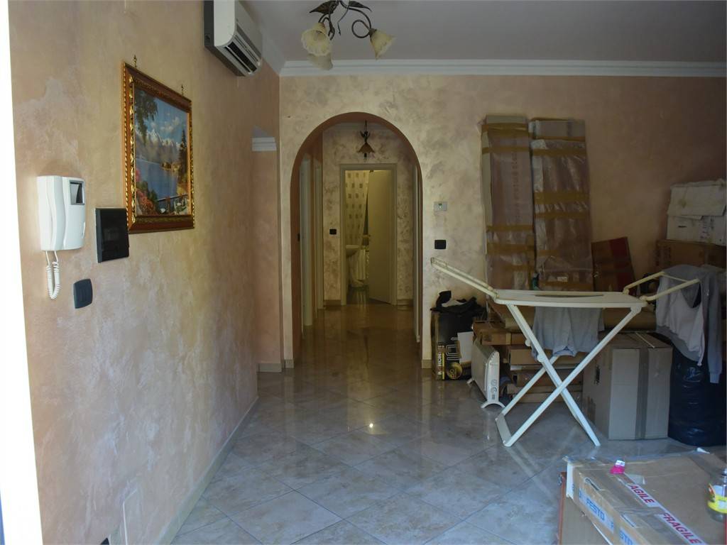 Palazzo / stabile a Crosia in Via Luigi Einaudi, 2 - Foto 4