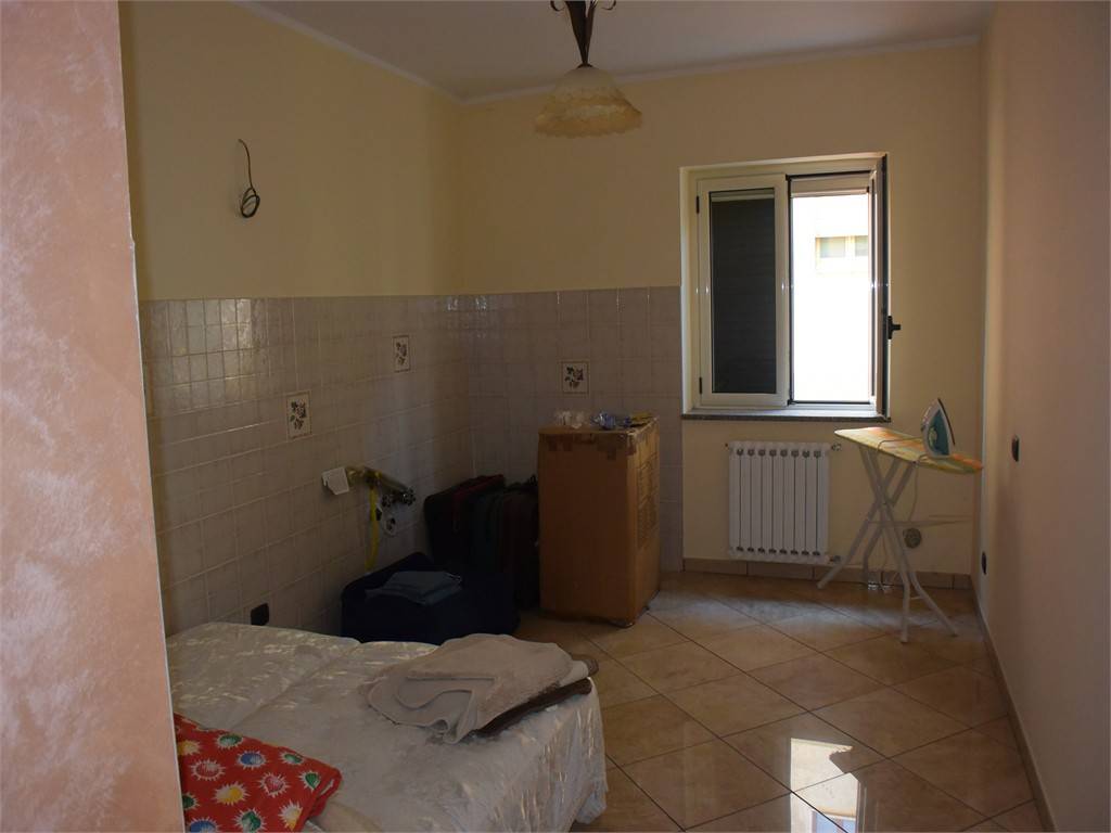 Palazzo / stabile a Crosia in Via Luigi Einaudi, 2 - Foto 5