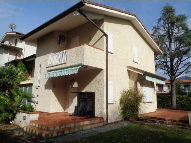 Villa a Forte dei marmi in Via F. Donati, 70 - Foto 1