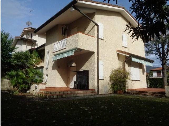 Villa a Forte dei marmi in Via F. Donati, 70 - Foto 2
