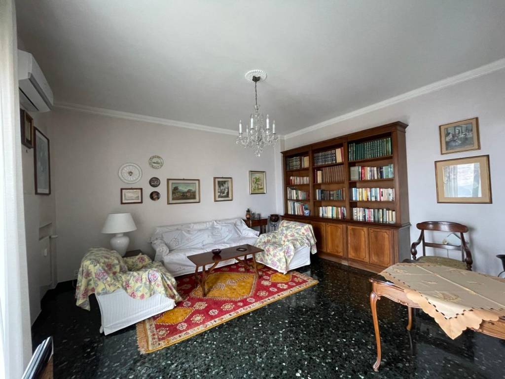 Appartamento a Genova in Via Murcarolo - Foto 5