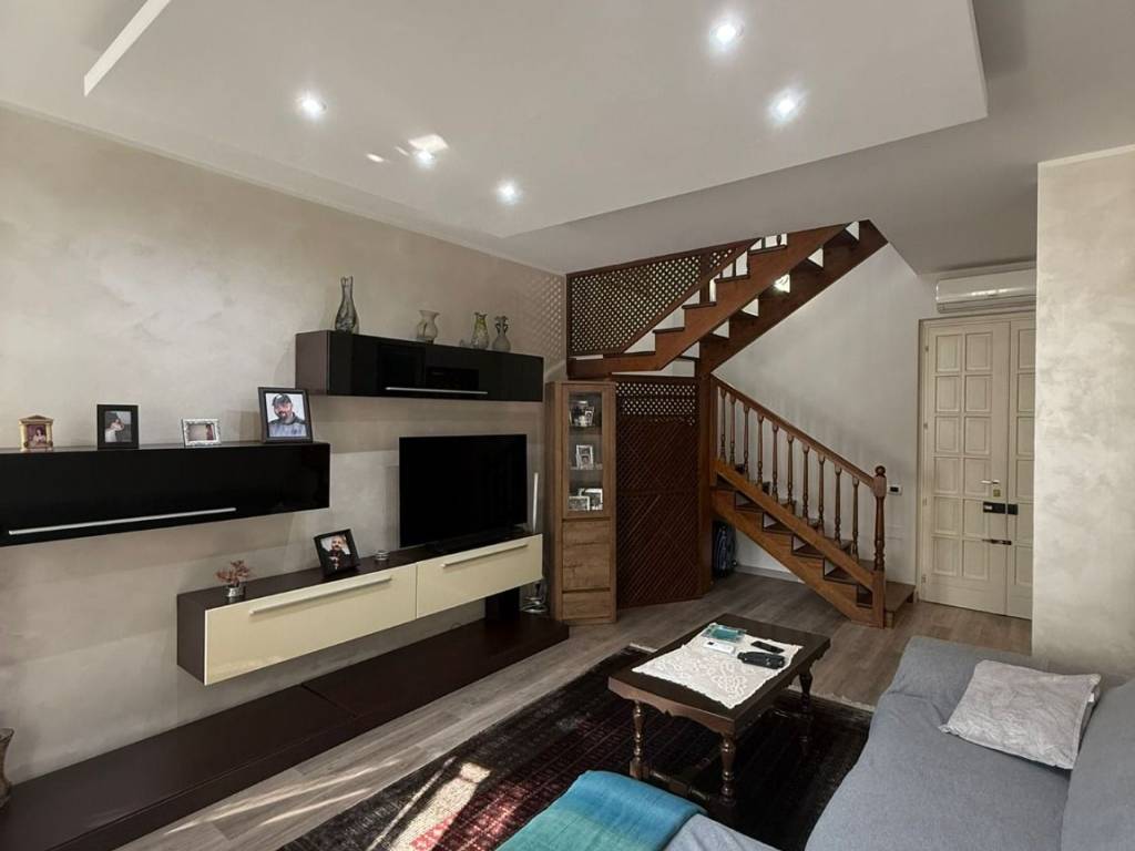 Casa indipendente a Trecate in Piazza Carlo Cattaneo - Foto 2