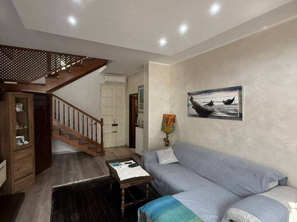 Casa indipendente a Trecate in Piazza Carlo Cattaneo - Foto 4