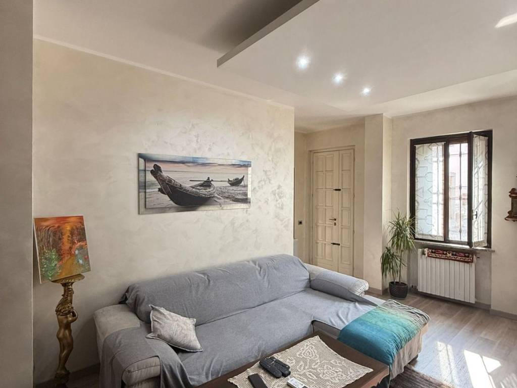 Casa indipendente a Trecate in Piazza Carlo Cattaneo - Foto 5