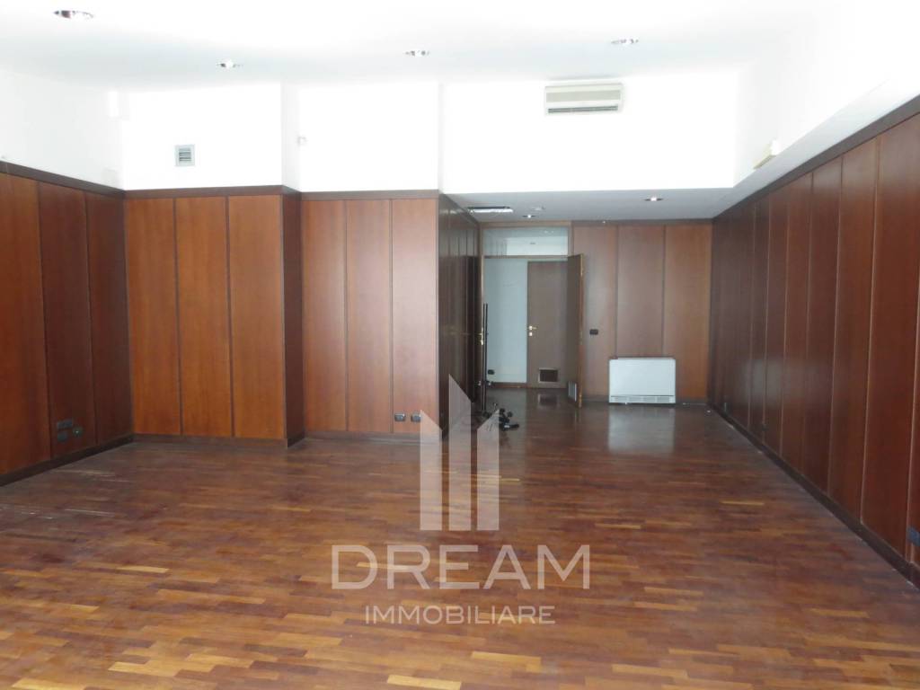 Palazzo / stabile a Cagliari in via Baylle, 80 - Foto 3