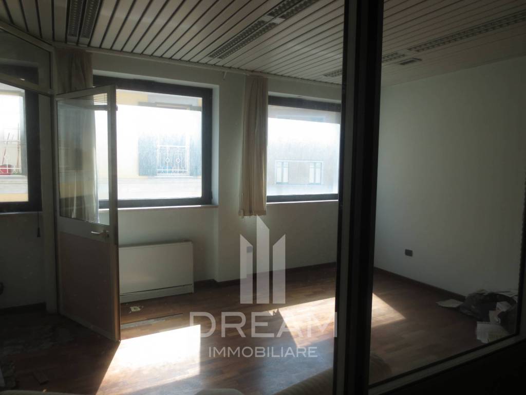 Palazzo / stabile a Cagliari in via Baylle, 80 - Foto 4