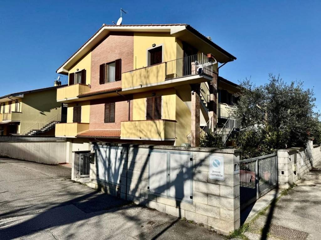 Appartamento a Pontedera in Via del Pino, , 38 - Foto 3