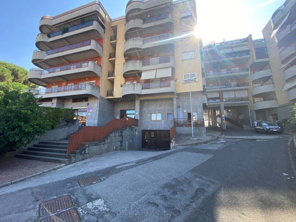 Box / garage a Grottaferrata in Via San Michele, 40 - Foto 2