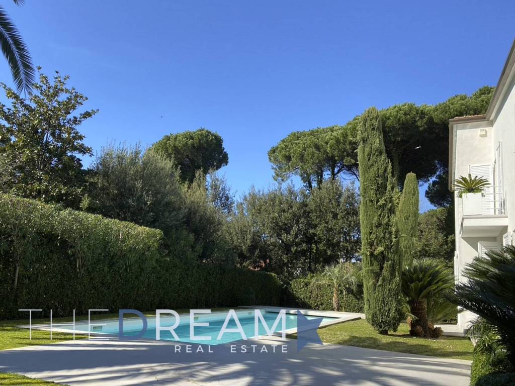 Villa a Forte dei marmi in Via Leonardo da Vinci - Foto 3