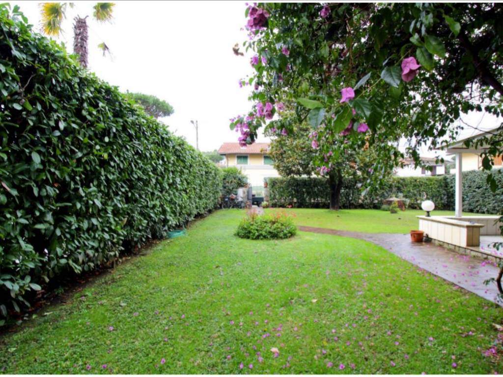 Villa a Pietrasanta in Via Carlo Pisacane, 20 - Foto 4