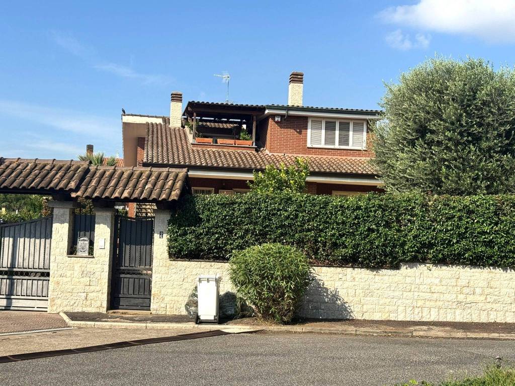 Villa a Guidonia montecelio in Via dei Monti Sirini - Foto 4