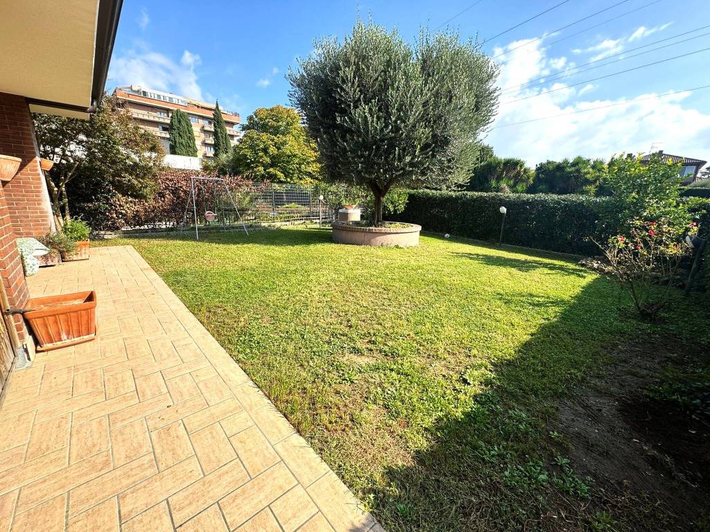 Villa a Guidonia montecelio in Via dei Monti Sirini - Foto 5