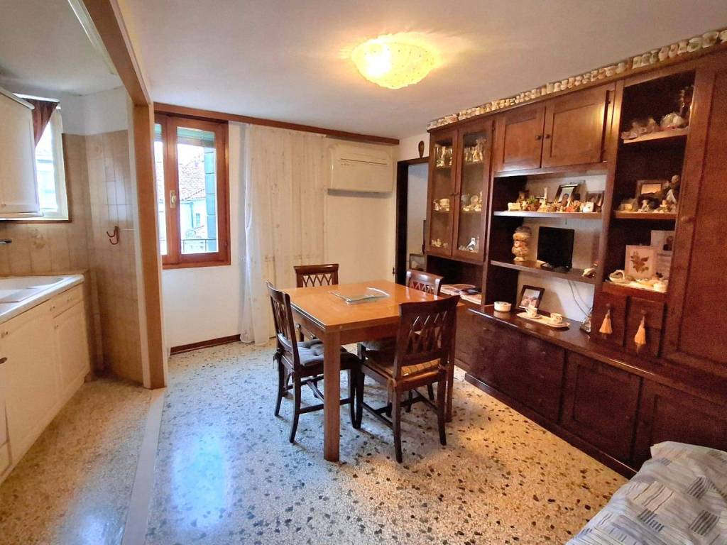 Appartamento a Venezia in Campo Santi Filippo e Giacomo - Foto 2
