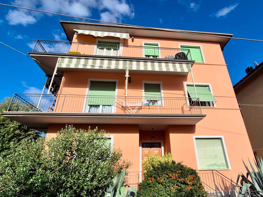 Appartamento a Montevarchi in Via Montegrappa - Foto 2