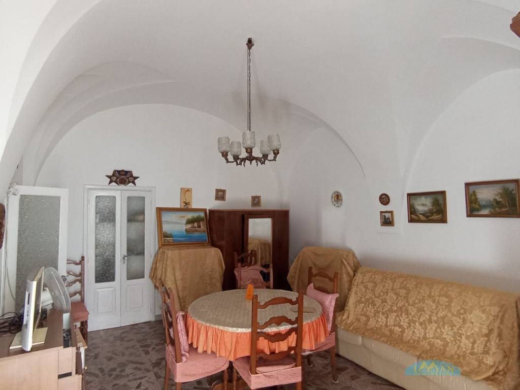 Casa indipendente a Ceglie messapica in Via Comandante Gulli - Foto 2