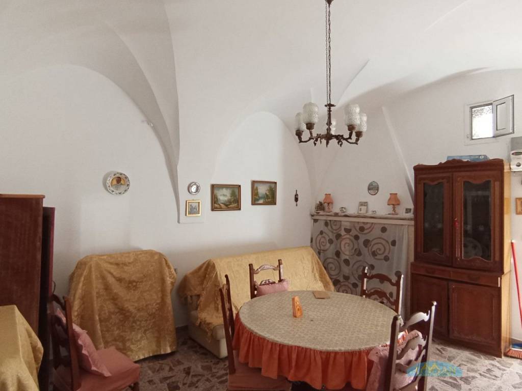 Casa indipendente a Ceglie messapica in Via Comandante Gulli - Foto 3