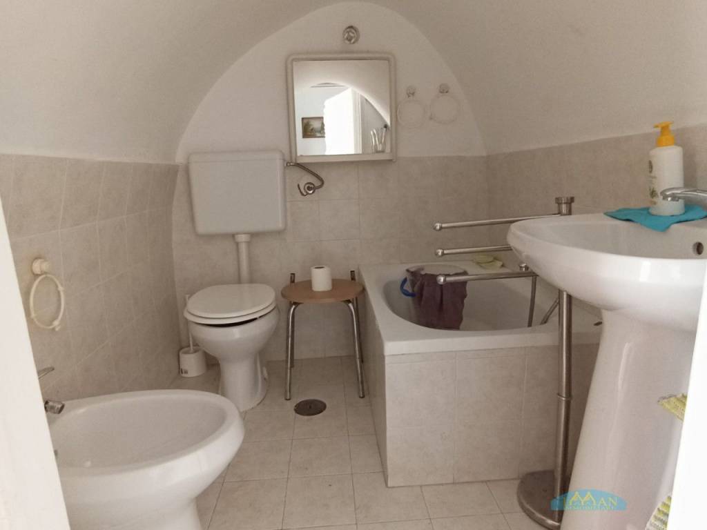 Casa indipendente a Ceglie messapica in Via Comandante Gulli - Foto 4