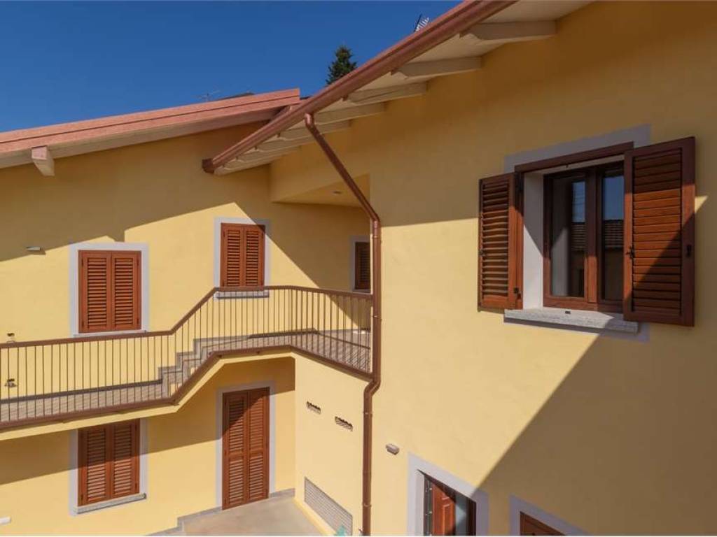 Appartamento a Besozzo in via Lago, 23 - Foto 5