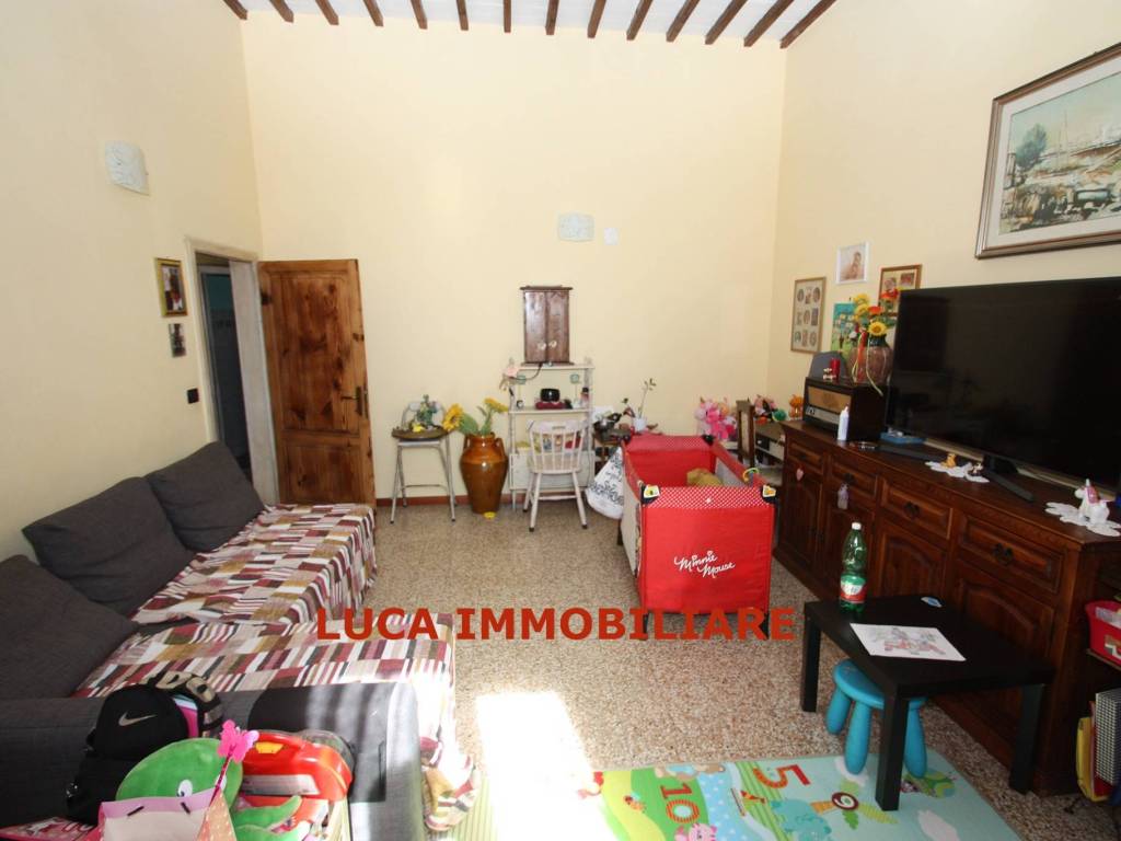 Appartamento a Buggiano in Via Camillo Benso di Cavour, 13 - Foto 2