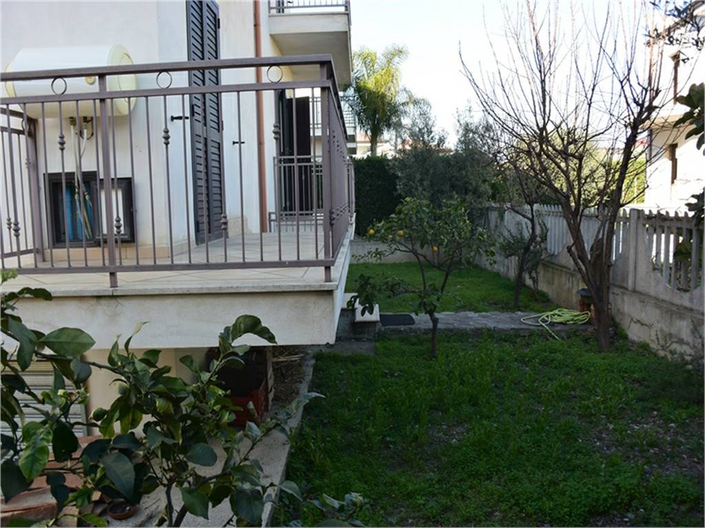 Villa a Crosia in VIA STOCCARDA 36 - Foto 3