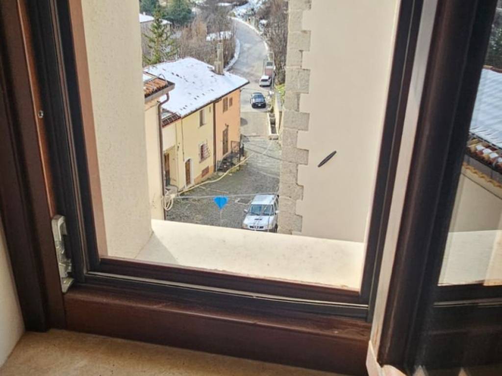Casa indipendente a Rocca di cambio in Via Andrea Bafile - Foto 2
