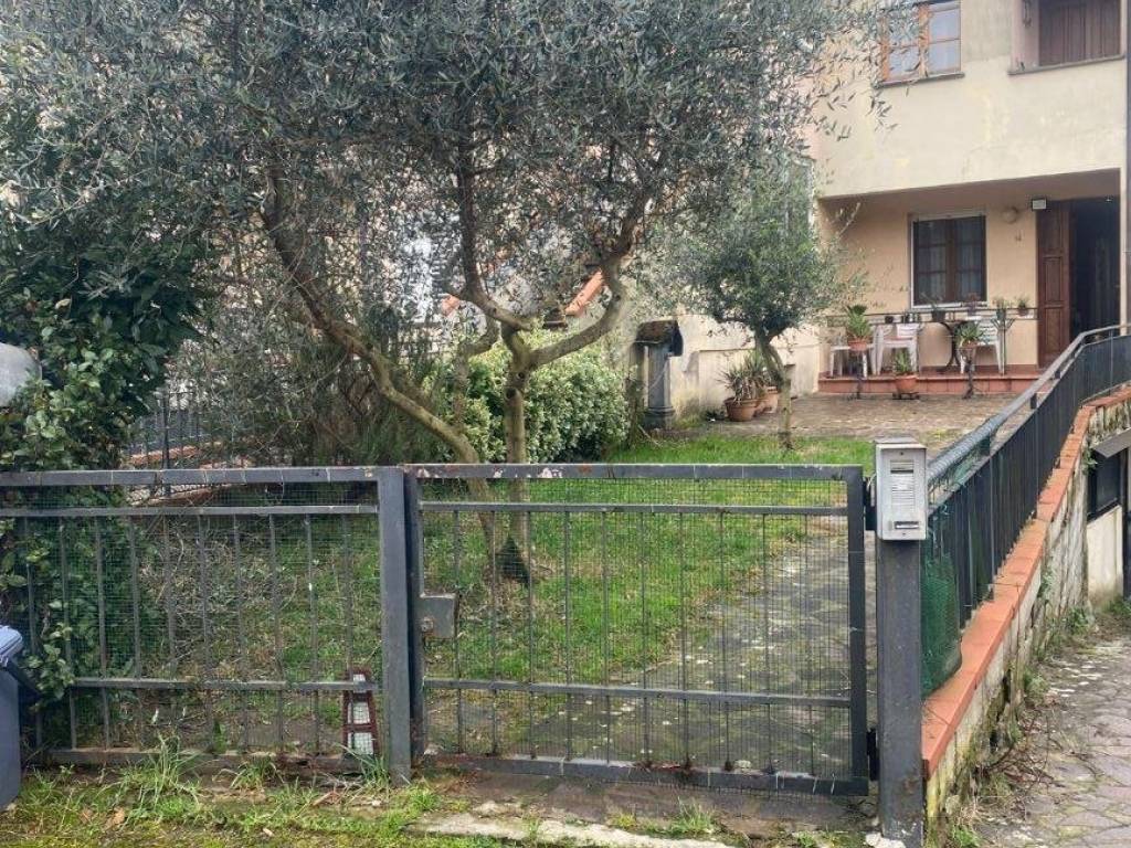 Appartamento a Civitella in val di chiana in Via Giulia Pecchioli - Foto 2