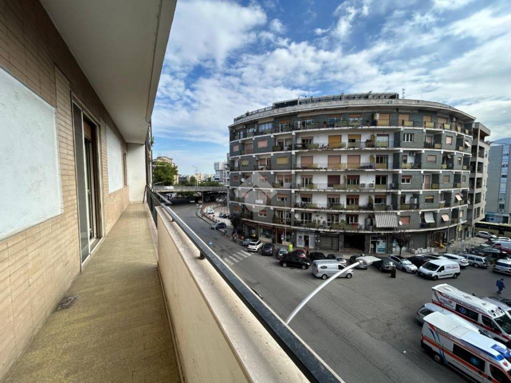 Appartamento a Cosenza in Piazza Bonaventura Zumbini, 25 - Foto 3
