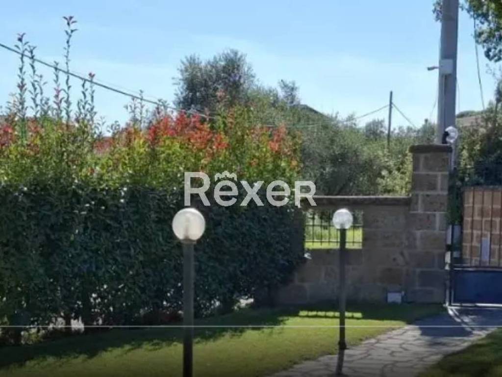 Villa a Fabrica di roma in Via F. Petrarca - Foto 2