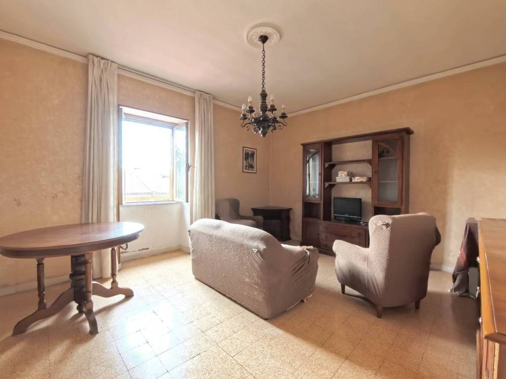 Appartamento a Viterbo in Via Vico Squarano - Foto 3