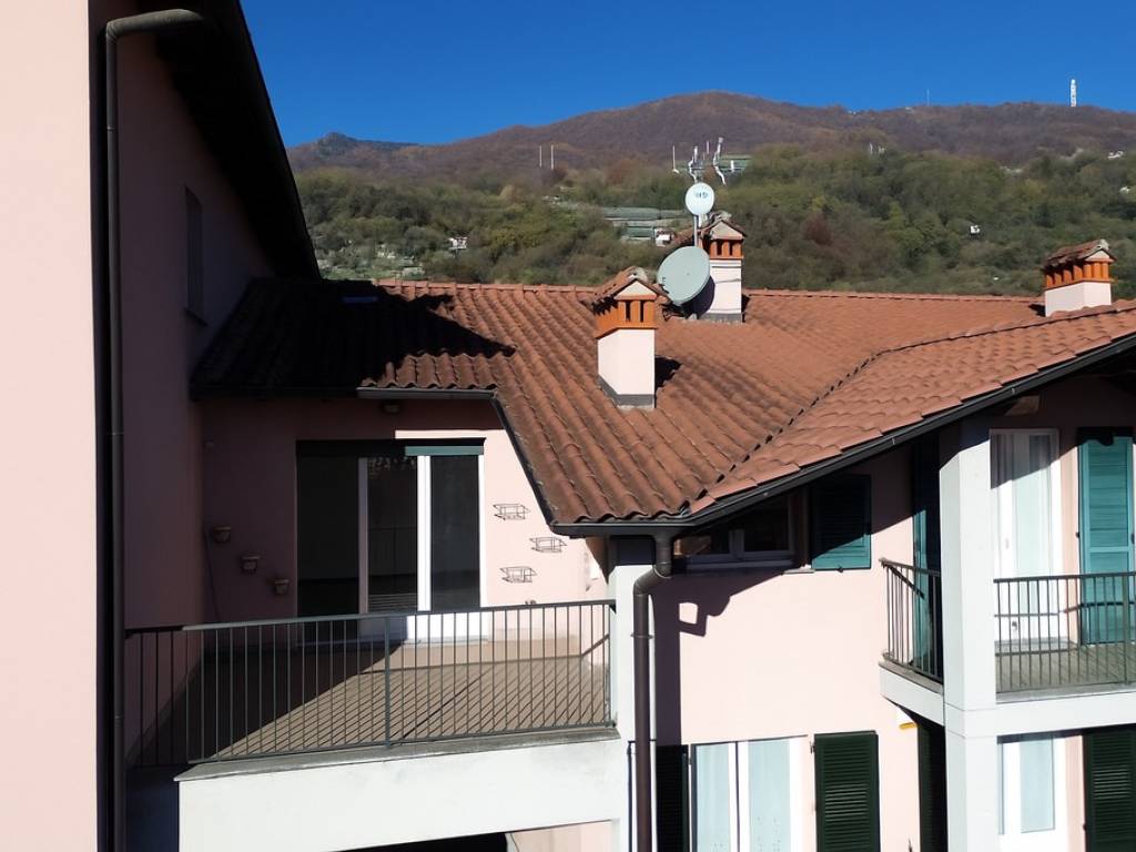 Appartamento a Dongo in Via A. Campiedi - Foto 2