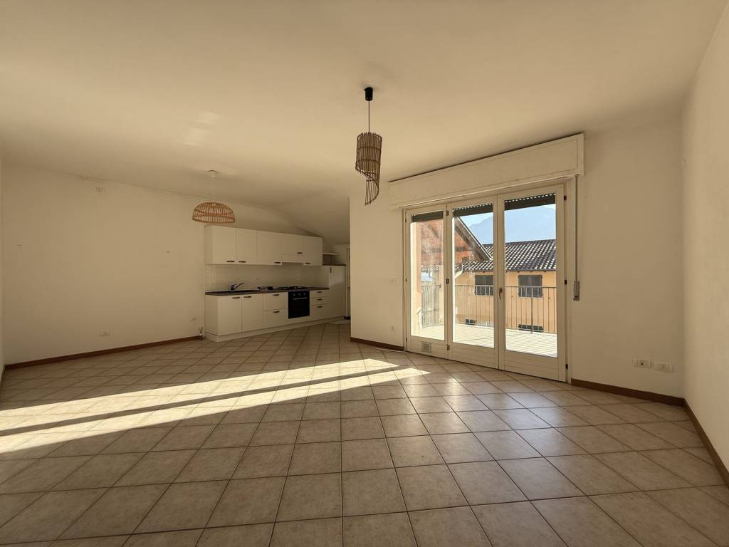 Appartamento a Dongo in Via A. Campiedi - Foto 5