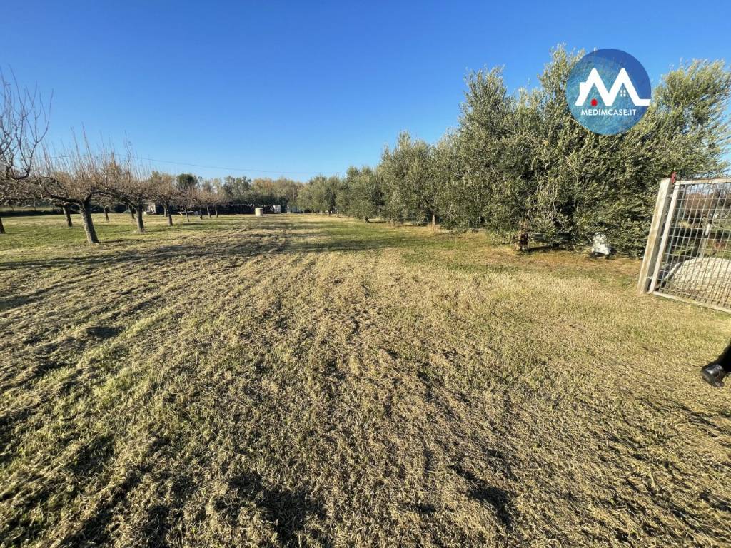 Terreno a Pesaro in Strada Lago di Lesina - Foto 2