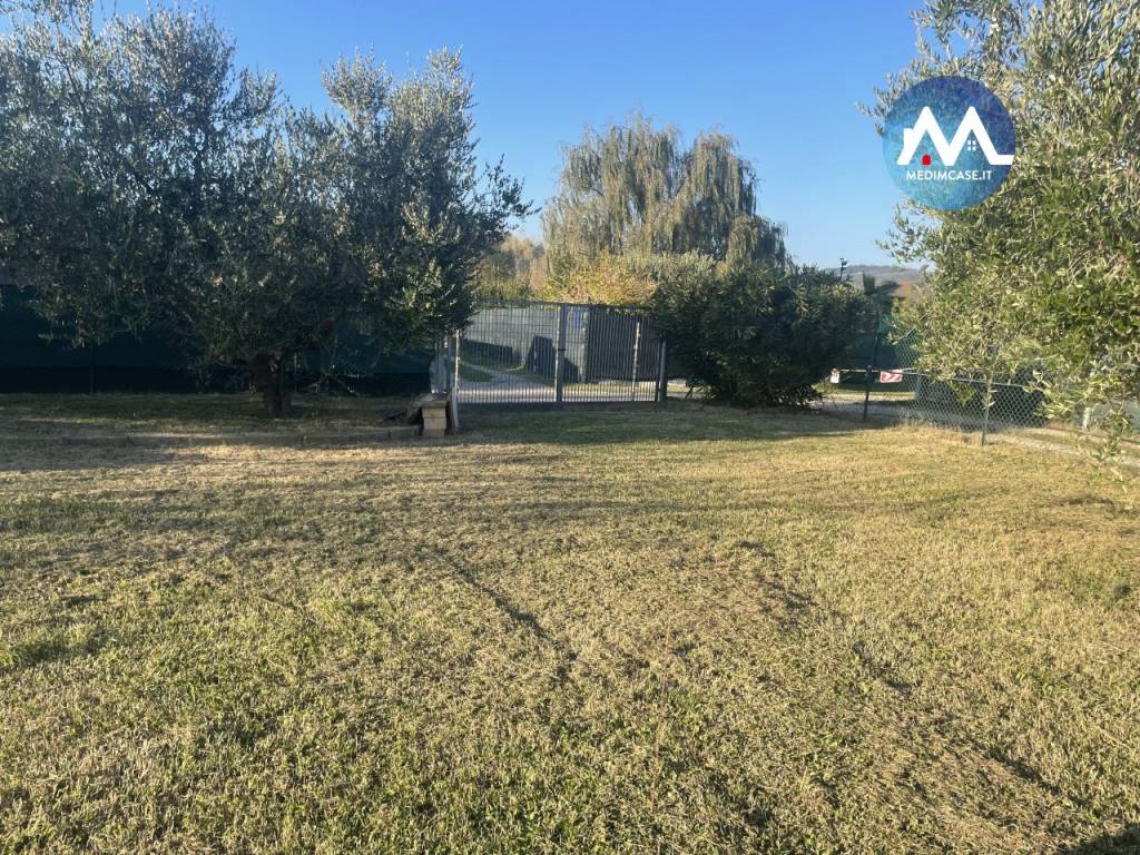 Terreno a Pesaro in Strada Lago di Lesina - Foto 4