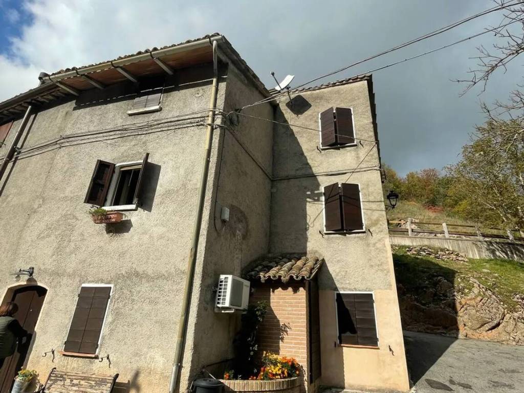 Villa a Frontone in Via Buonconsiglio No Number - Foto 2