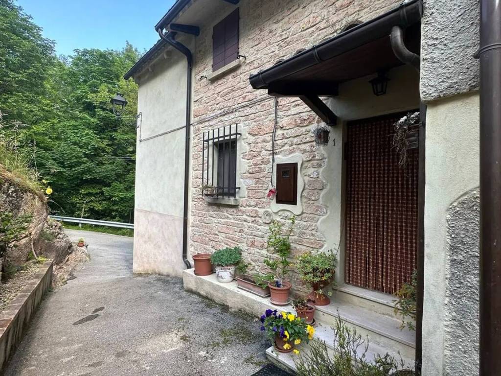 Villa a Frontone in Via Buonconsiglio No Number - Foto 3