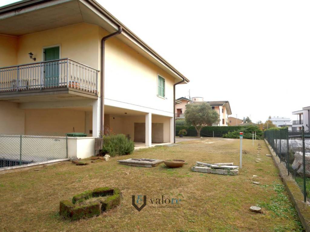 Villa a Bussolengo in Strada Comunale San Vito - Foto 4