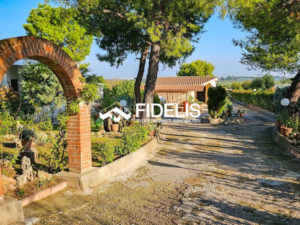 Villa a Andria in Viale Madama Camilla - Foto 2