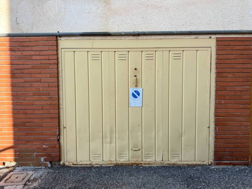 Box / garage a Imperia in Via Guido Gozzano, 13 - Foto 3