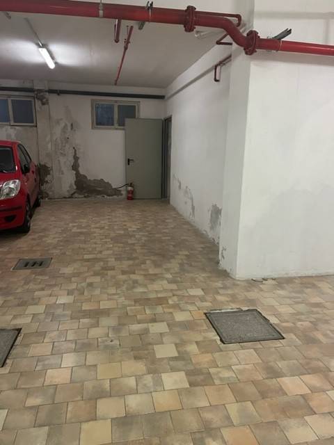 Box / garage a Bologna in Via Avesella - Foto 4