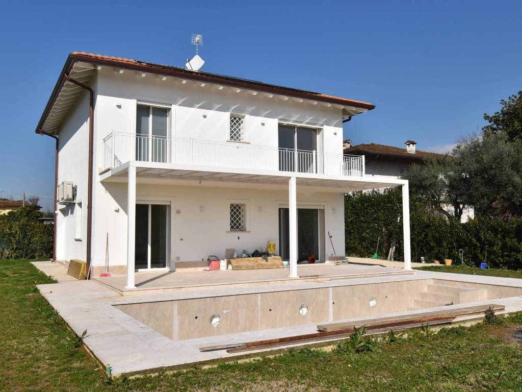Villa a Pietrasanta in Via Serraglio, 12 - Foto 2