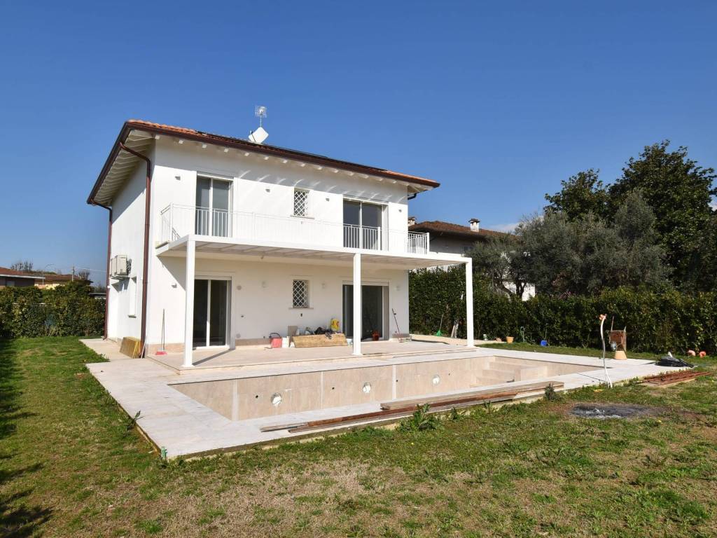 Villa a Pietrasanta in Via Serraglio, 12 - Foto 3