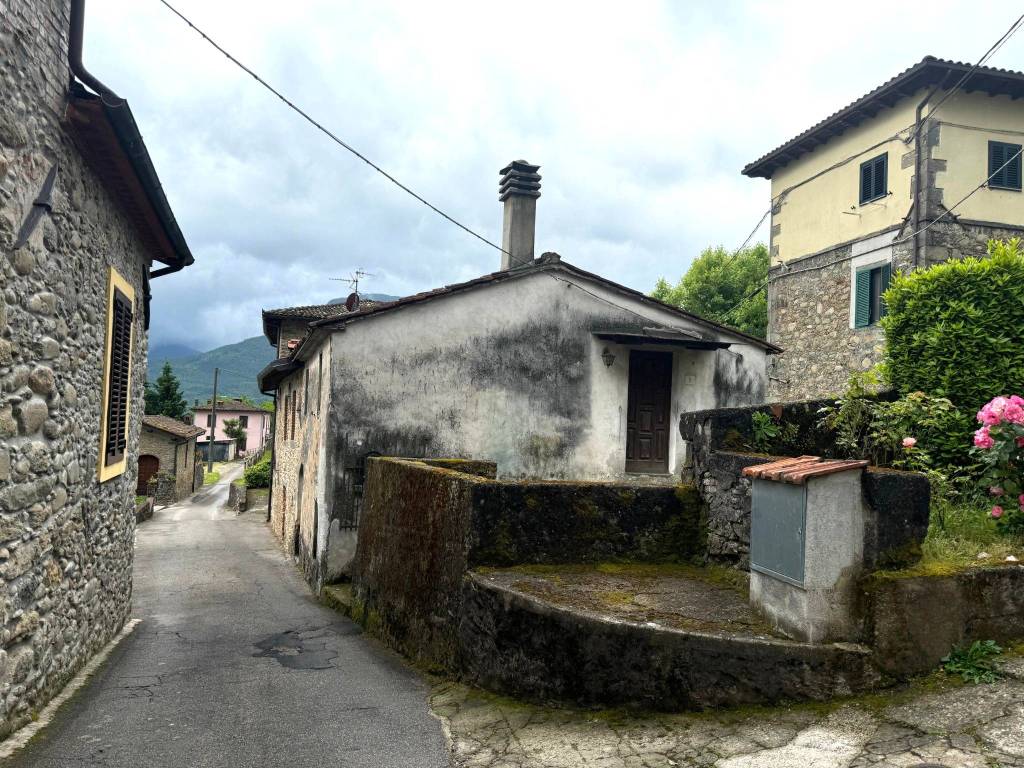 Casa indipendente a Barga in Via Seggio, 5 - Foto 2