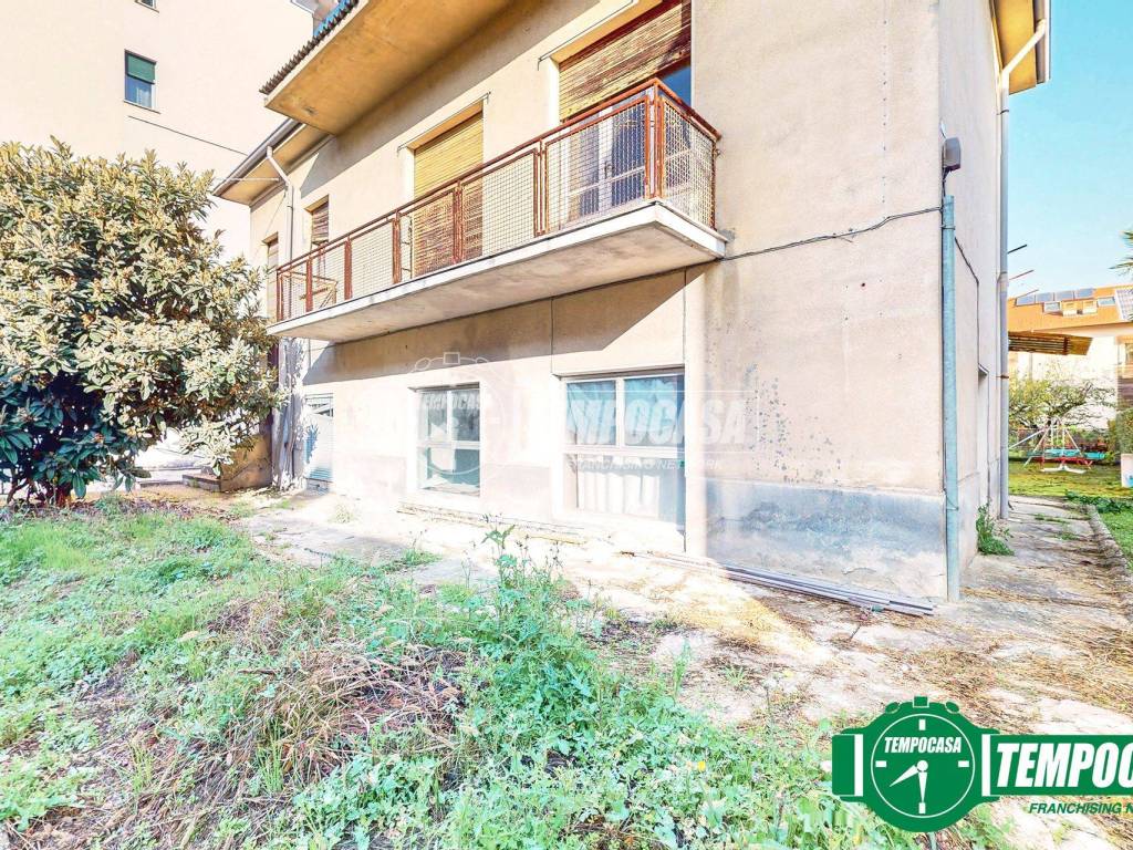 Villa a Valenza in Via Sandro Camasio - Foto 3