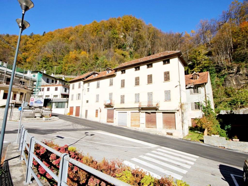Casa indipendente a Bognanco in Via Emilio Cavallini, 36 - Foto 2