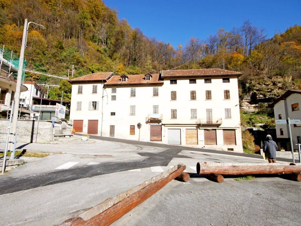 Casa indipendente a Bognanco in Via Emilio Cavallini, 36 - Foto 4