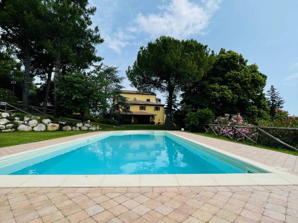 Villa a Osimo in VIA CHIARAVALLESE - Foto 3