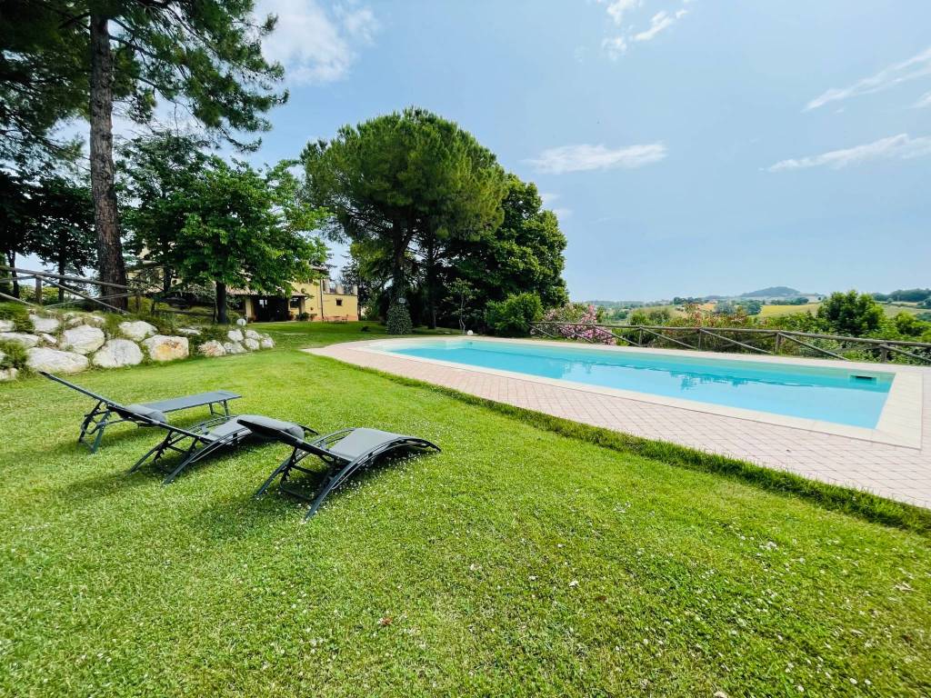 Villa a Osimo in VIA CHIARAVALLESE - Foto 4
