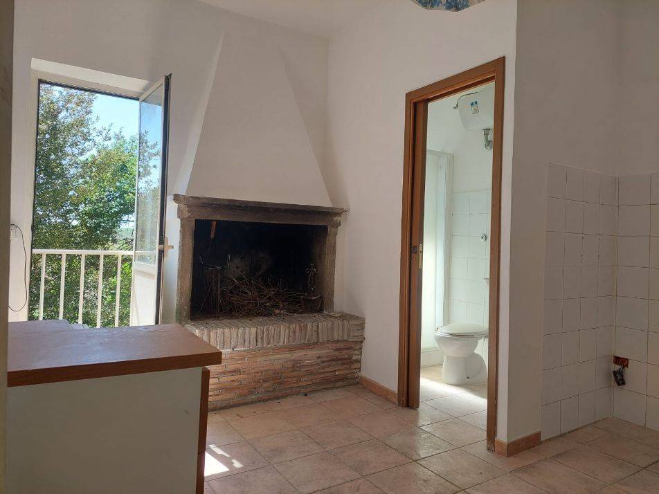 Casa indipendente a Bassano in teverina in Via Cesare Battisti - Foto 2